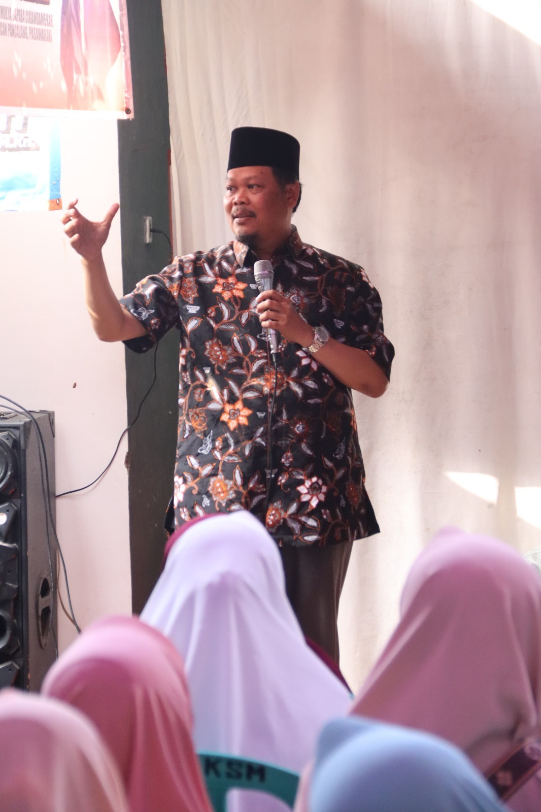 Refleksi Cinta kepada Nabi Muhammad SAW dalam Peringatan Maulid di Maniskidul Refleksi Cinta kepada Nabi Muhammad SAW dalam Peringatan Maulid di Maniskidul