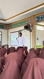 General Motivasi: Sentuhan Inspirasi Alumni untuk Santri MTs Husnul Khotimah