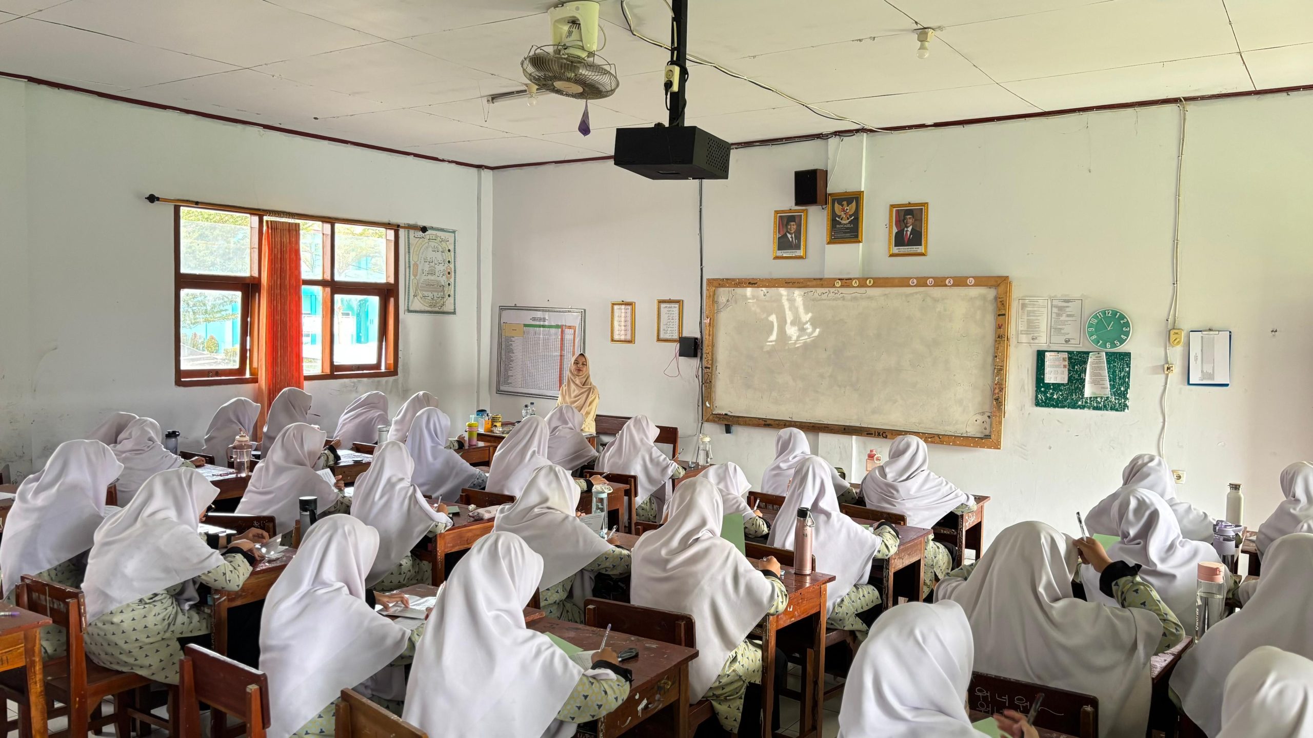 Bongkar Potensi Tersembunyi! MTs Husnul Khotimah Gelar Psikotes untuk Kelas 9
