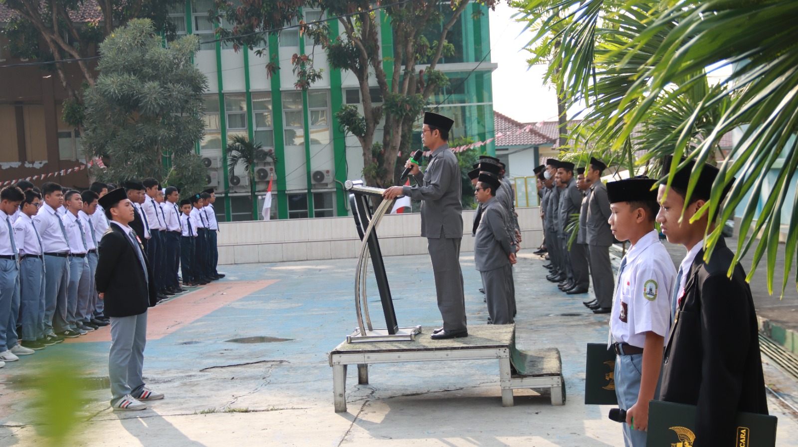 Tanamkan Visi Global, Pondok Pesantren Husnul Khotimah Gelar Marasim Lughawiyah Penuh Motivasi Tanamkan Visi Global, Pondok Pesantren Husnul Khotimah Gelar Marasim Lughawiyah Penuh Motivasi