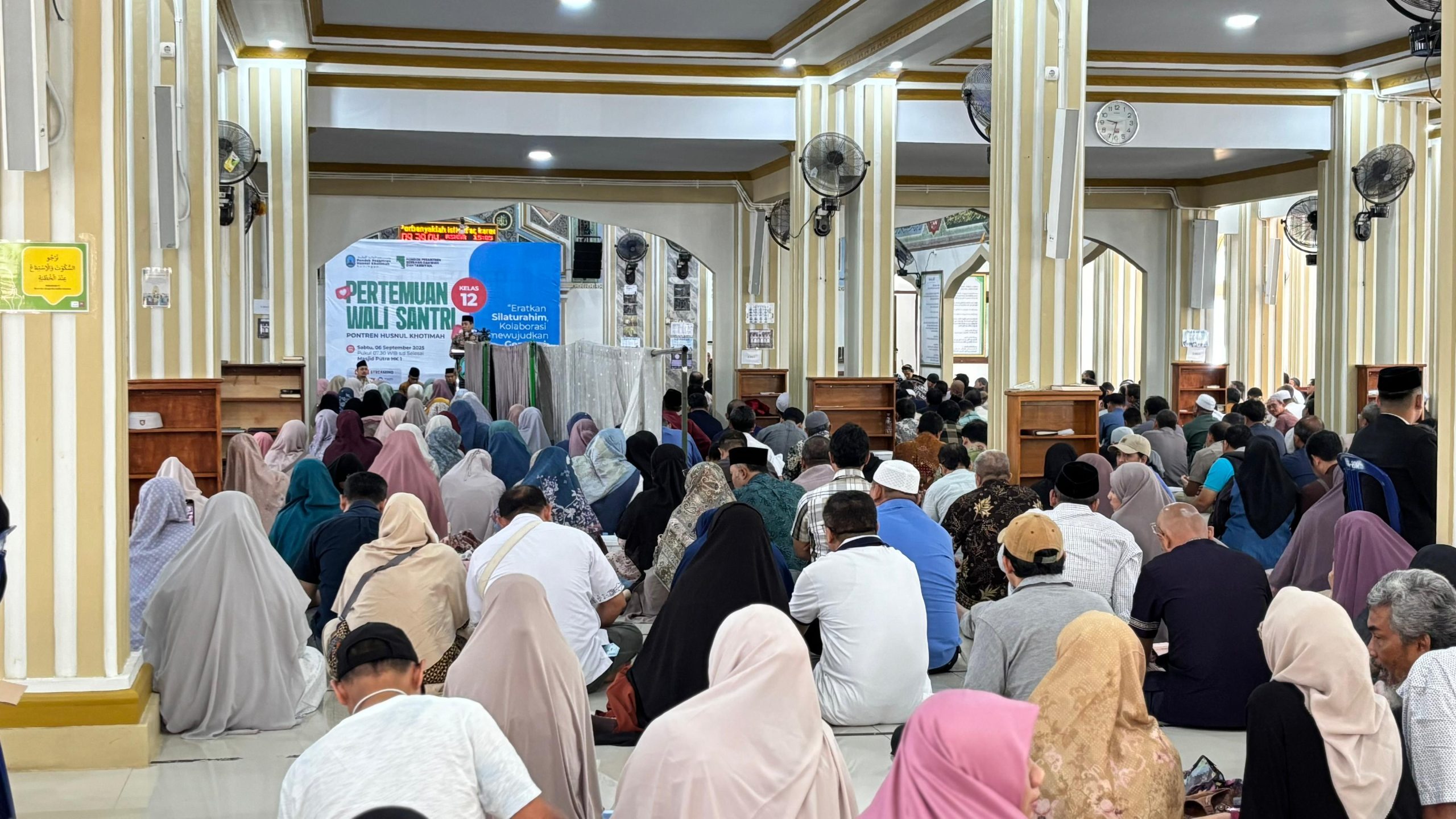 Pertemuan Walisantri Kelas 12: Sinergi Orang Tua dan Pondok dalam Membentuk Karakter Pertemuan Walisantri Kelas 12: Sinergi Orang Tua dan Pondok dalam Membentuk Karakter