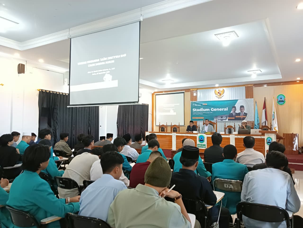 STISHK Gelar Stadium General: Urgensi ‘Ulumusy Syar’i bagi Calon Sarjana Hukum STISHK Gelar Stadium General: Urgensi ‘Ulumusy Syar’i bagi Calon Sarjana Hukum