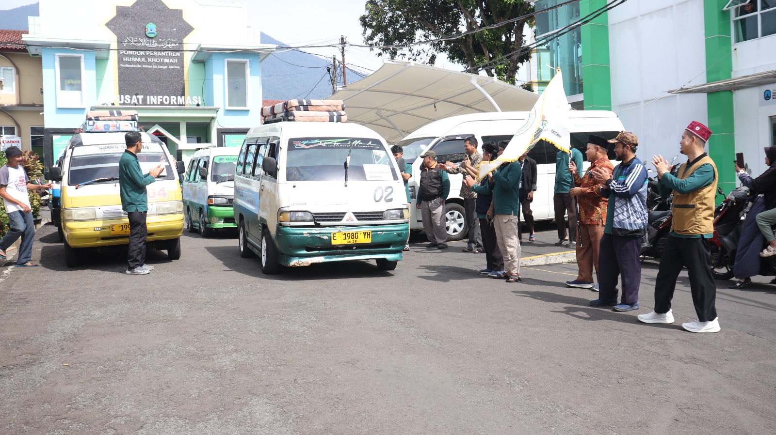 SANTRI TURUN KE DESA SANTRI TURUN KE DESA