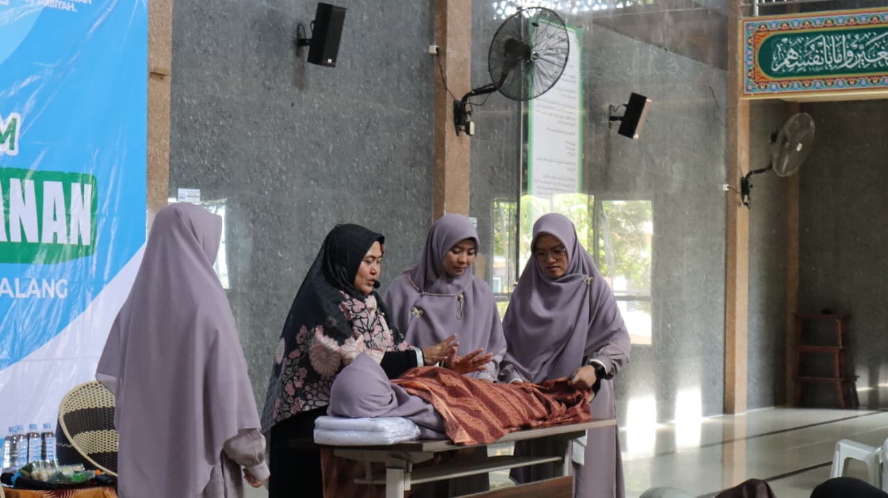 Majelis Taklim Pontren Husnul Khotimah 2 Gelar Pelatihan Pemulasaraan Jenazah Majelis Taklim Pontren Husnul Khotimah 2 Gelar Pelatihan Pemulasaraan Jenazah