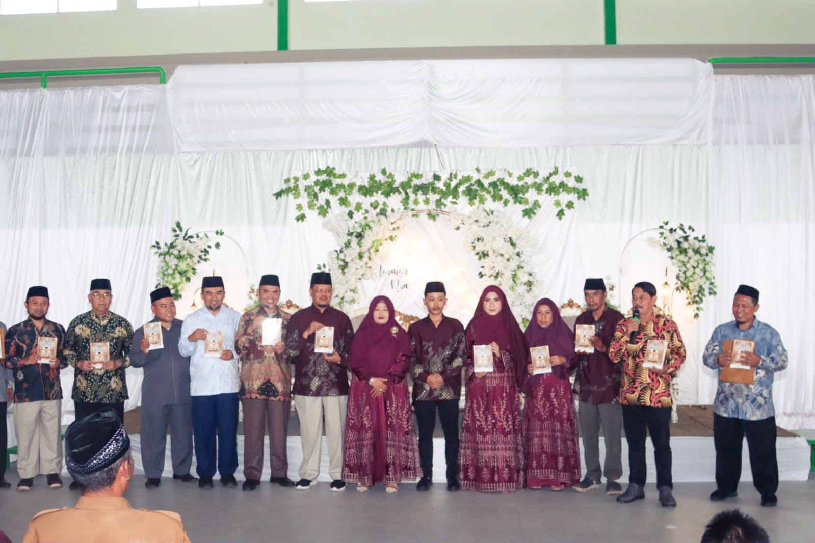Momen Langka, Kadiv Huda YHK Luncurkan Buku ke-66 di Acara Unduh Mantu Putranya