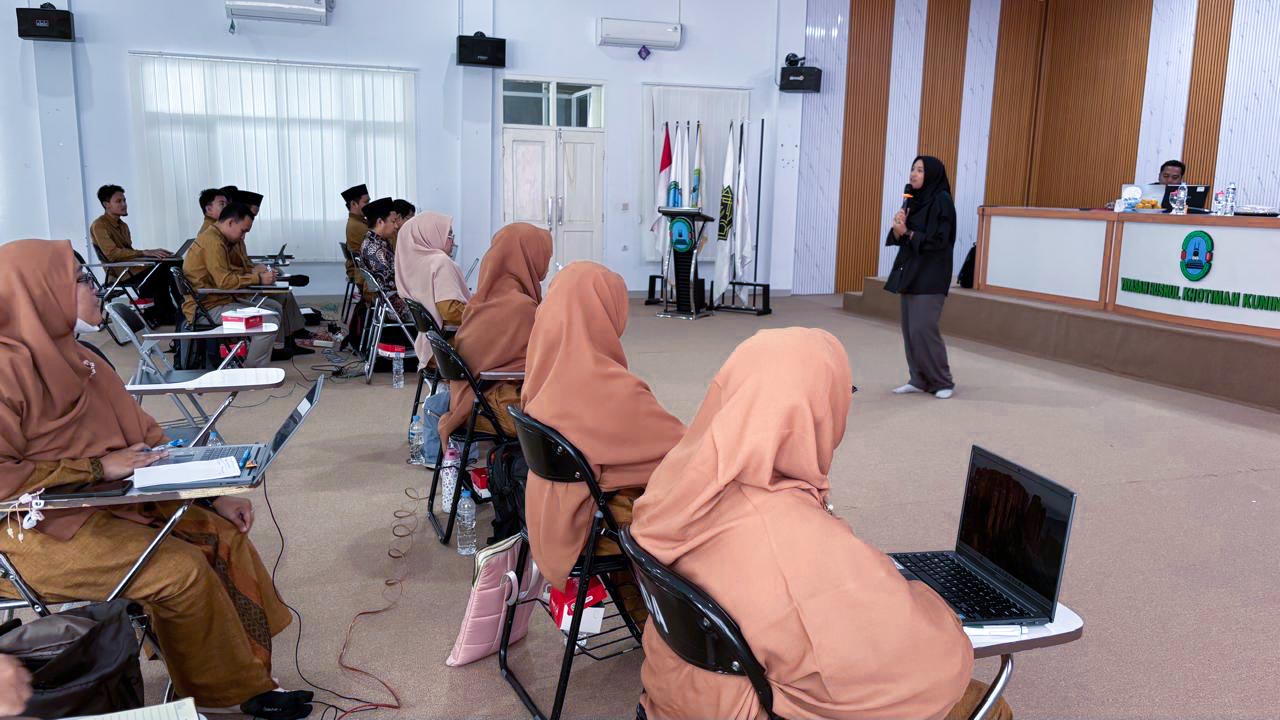 MA Husnul Khotimah Gelar Pelatihan Penguatan Literasi dan Riset
