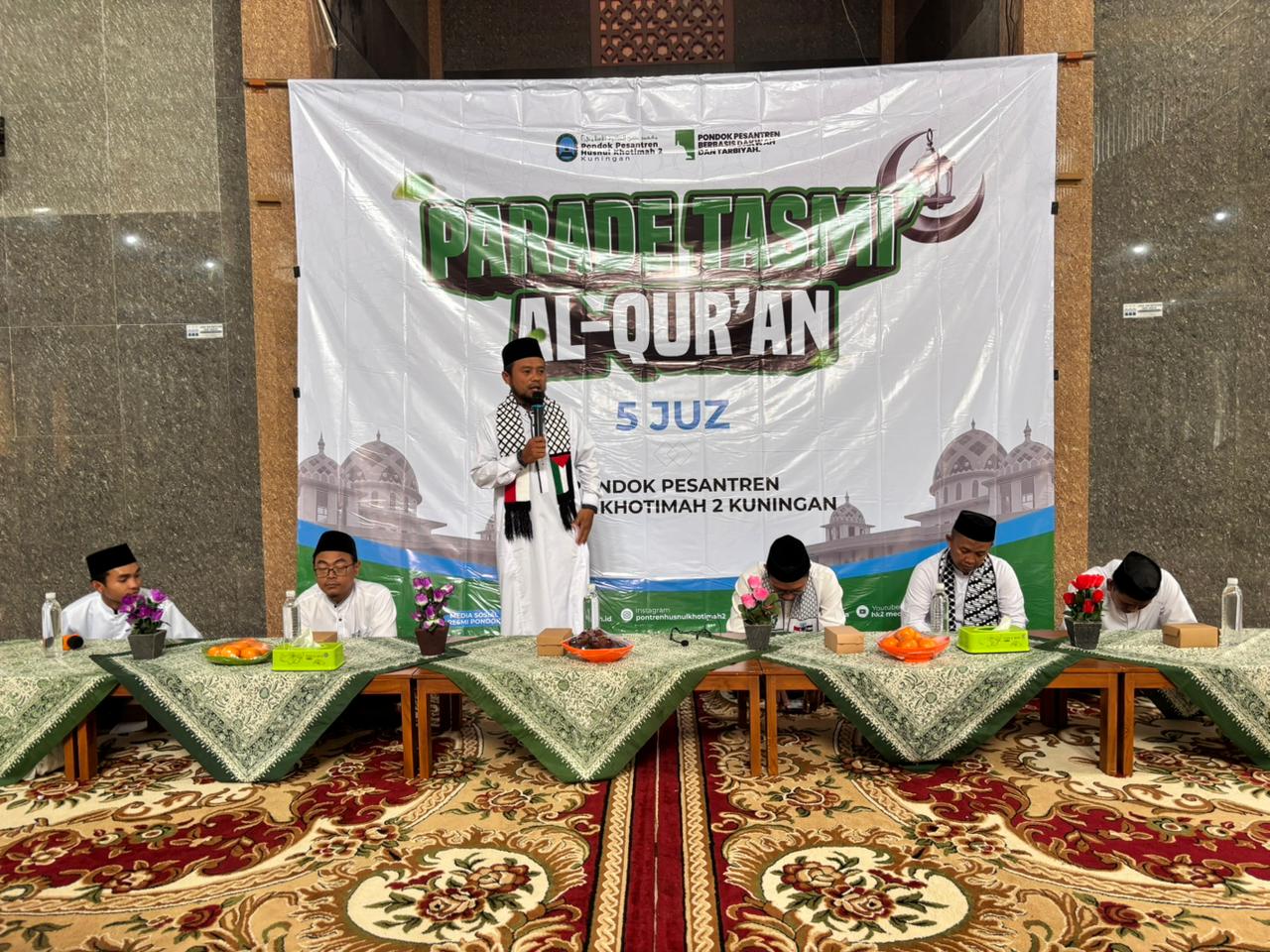 Santri Husnul Khotimah 2 Ikuti Tasmi’ Al-Qur’an dengan Penuh Hikmat Santri Husnul Khotimah 2 Ikuti Tasmi’ Al-Qur’an dengan Penuh Hikmat