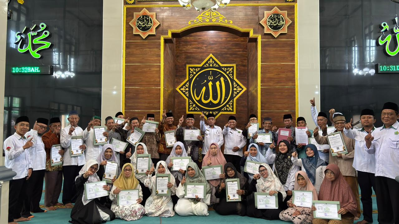 MT Husnul Khotimah dan 37 Majelis Taklim Desa Maniskidul Resmi Terima Izin Operasional