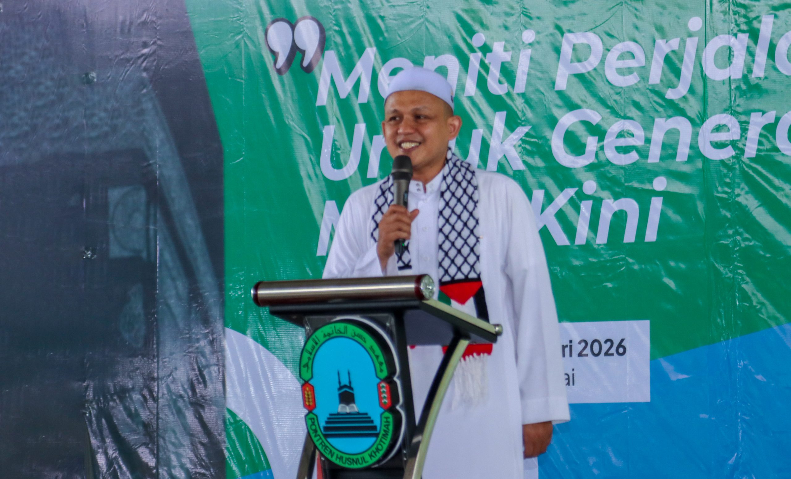 32 TAHUN MENANAM BENIH CAHAYA