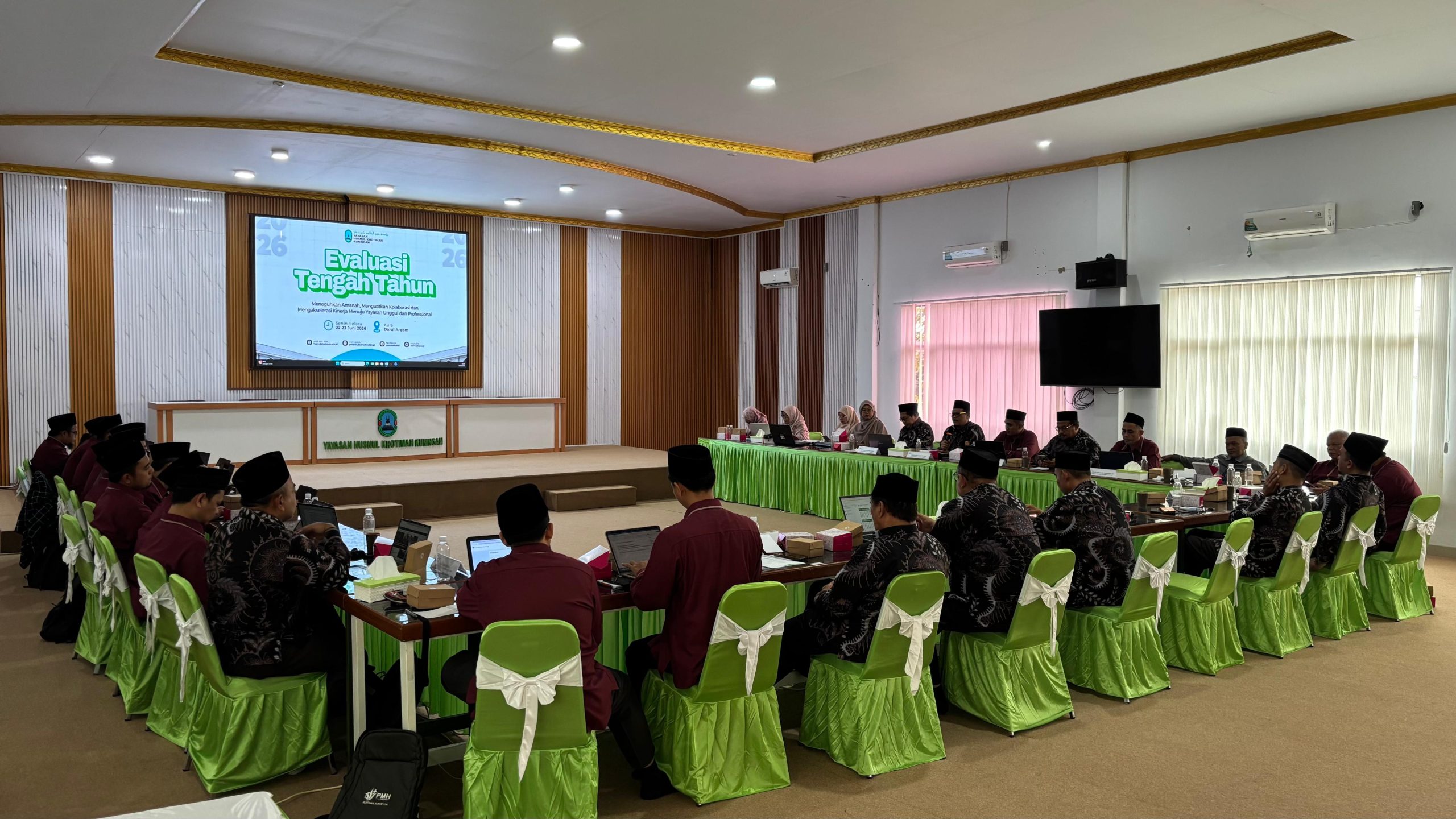 Meneguhkan Amanah, Menguatkan Kolaborasi: Evaluasi Tengah Tahun YHK Perkuat Sinergi Menuju Yayasan Unggul dan Profesional Meneguhkan Amanah, Menguatkan Kolaborasi: Evaluasi Tengah Tahun YHK Perkuat Sinergi Menuju Yayasan Unggul dan Profesional