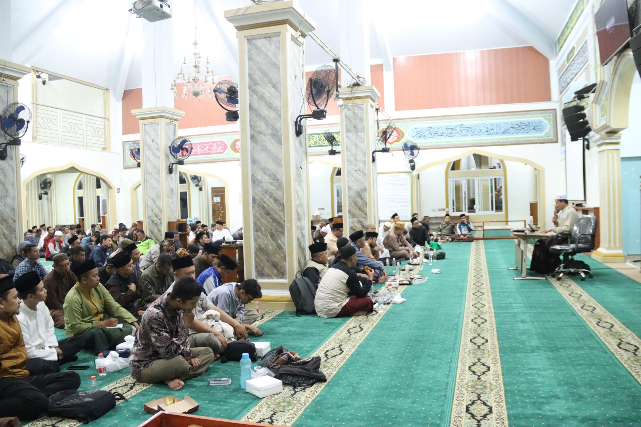 Jalsah Imani Pegawai Husnul Khotimah: Mengulas Spirit Hijrah dalam Pengabdian dan Sinergi Jamaah