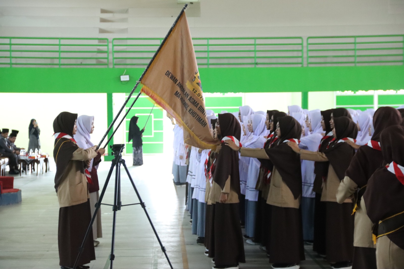 Kiai Mulyadin Lantik Pengurus Baru OSHK Putri: Ingatkan Pentingnya Meluruskan Niat dan Ta’awun Kiai Mulyadin Lantik Pengurus Baru OSHK Putri: Ingatkan Pentingnya Meluruskan Niat dan Ta’awun