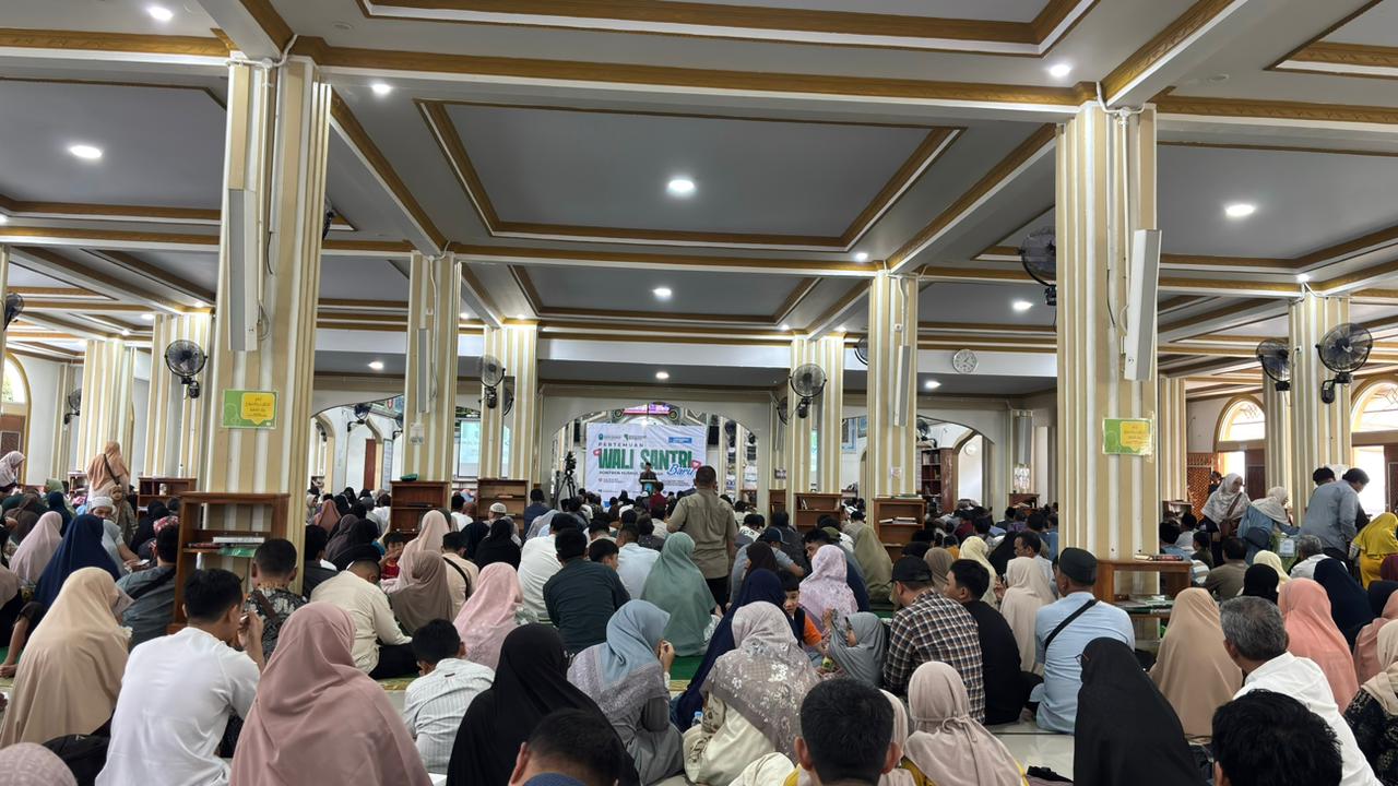 Ratusan Wali Santri Baru Padati Masjid Husnul Khotimah, Ketua Umum YHK: “Terima Kasih atas Kepercayaan yang Diamanahkan kepada Kami” Ratusan Wali Santri Baru Padati Masjid Husnul Khotimah, Ketua Umum YHK: “Terima Kasih atas Kepercayaan yang Diamanahkan kepada Kami”