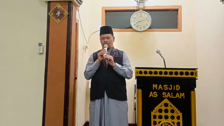 Meneladani Akhlak Rasulullah Lewat Al-Qur’an, KH Imam Nur Suharno Isi Maulid di Masjid As-Salam Awirarangan Meneladani Akhlak Rasulullah Lewat Al-Qur’an, KH Imam Nur Suharno Isi Maulid di Masjid As-Salam Awirarangan