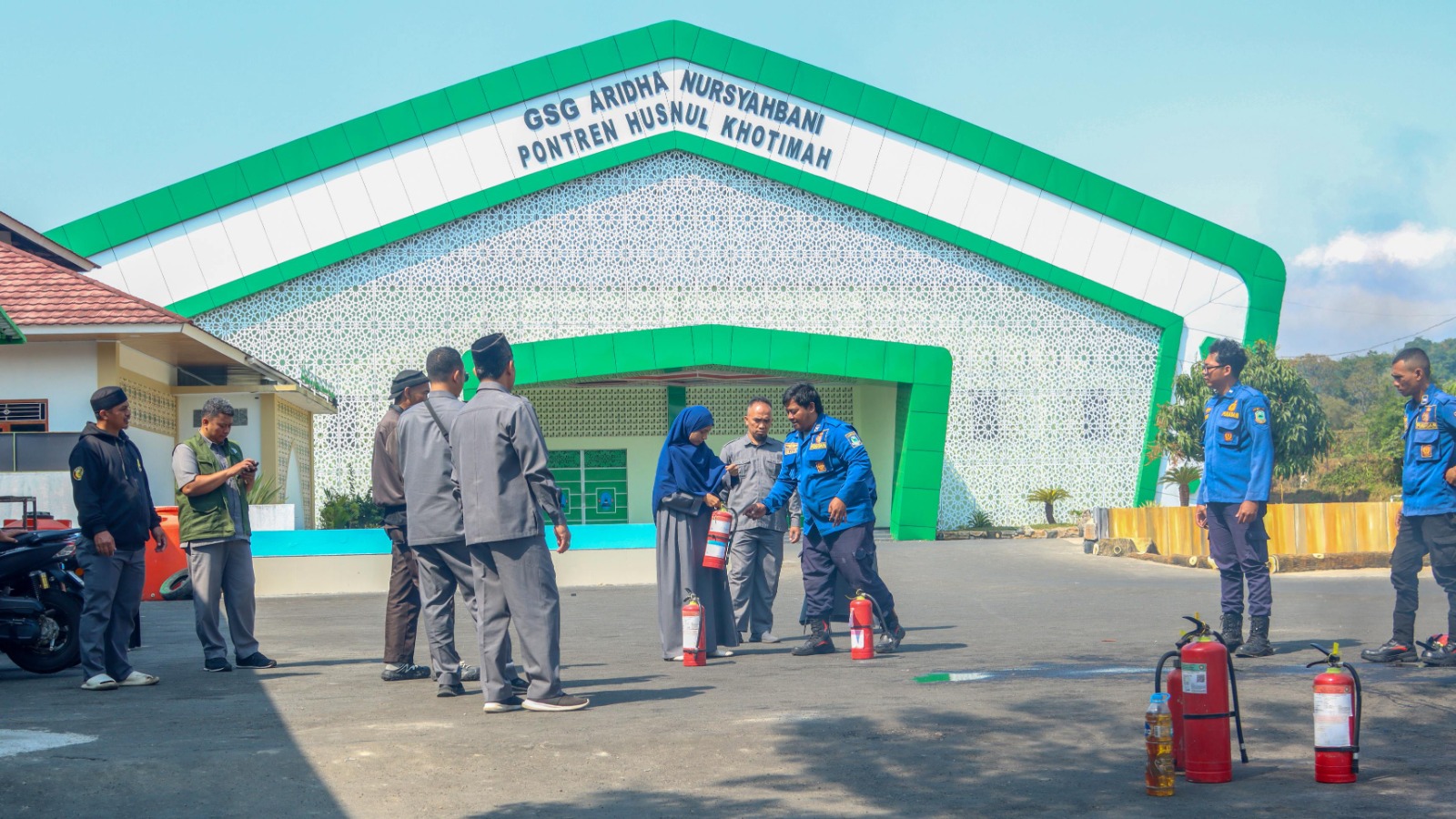 Damkar Kabupaten Kuningan Bekali SDM Husnul Khotimah Cara Padamkan Api Menggunakan APAR
