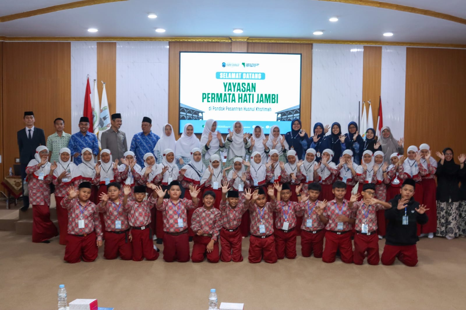 SDIT Permata Hati Jambi Kunjungi Pontren Husnul Khotimah Kuningan, Kenalkan Siswa pada Pilihan Pendidikan Lanjutan SDIT Permata Hati Jambi Kunjungi Pontren Husnul Khotimah Kuningan, Kenalkan Siswa pada Pilihan Pendidikan Lanjutan